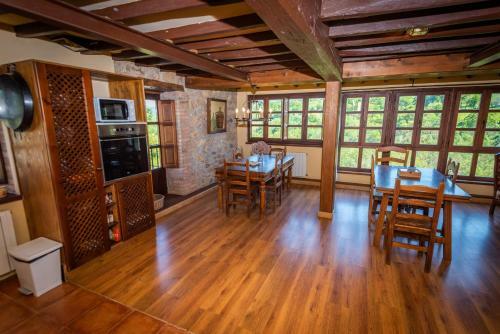 Agroturismo La Casona De Sovi�a