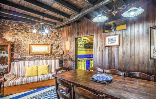 Amazing Home In El Lagar With 3 Bedrooms