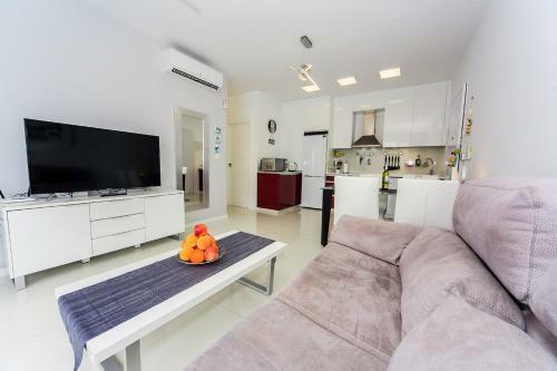 Apartamento Penthouse 2 Bedrooms In Mil Palmeras