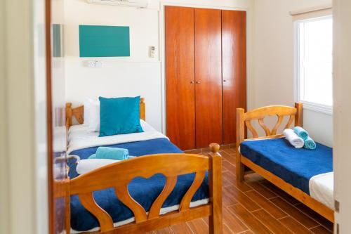 Gold Feathers Apartment
