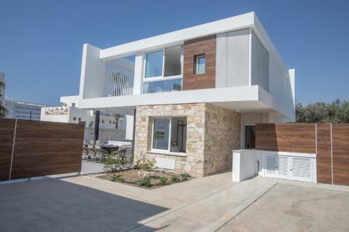 Kube Luxury Villas