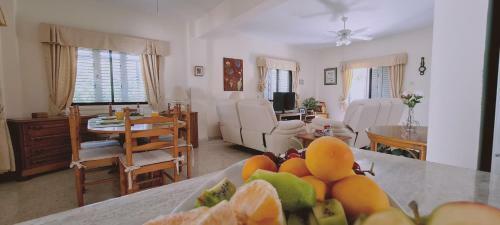 Swallow's Nest 3br Villa