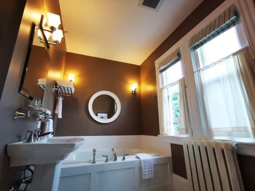 Bed & Breakfast No 1 Grafton Inn