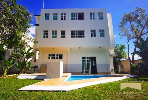 Mansion Huayacan Cancun