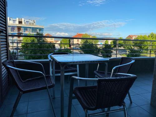 Apartamento Moderno Apto. 200m Playa Caneli�as