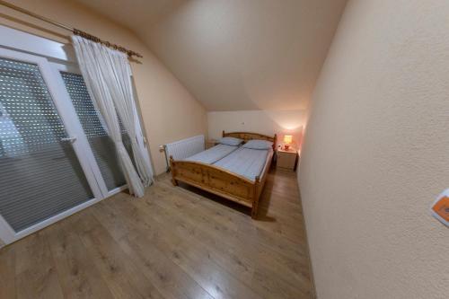 Apartments Crvena Jabuka 1
