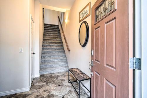 Sleek Escape With Balcony Less Than 1 Mi To 5th Avenue!