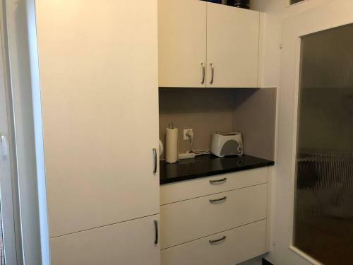 Luxury Black-white Room