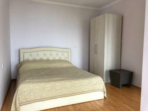 Llakmani Apartment