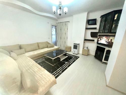 B&w Apartment