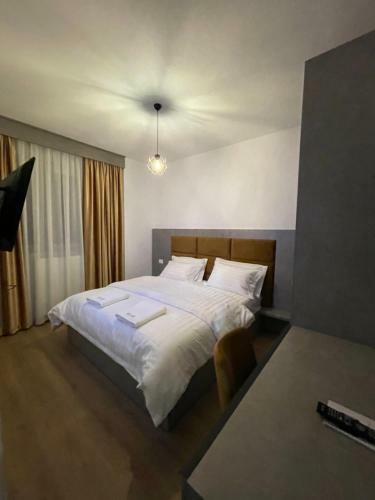 Hotel SH & SH