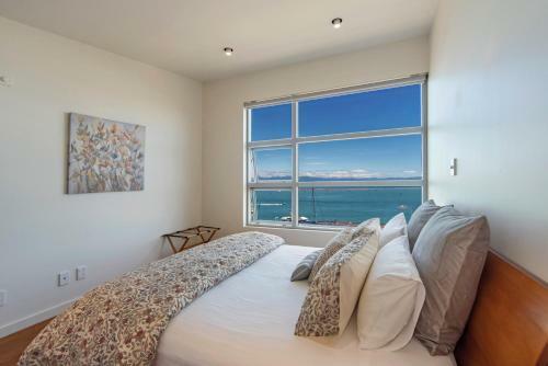 Penthouse 37 - Nelson Waterfront Apartment