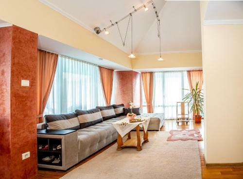 Apartamento Spacious & Sunny Maisonette W/ Terrace Near Centre