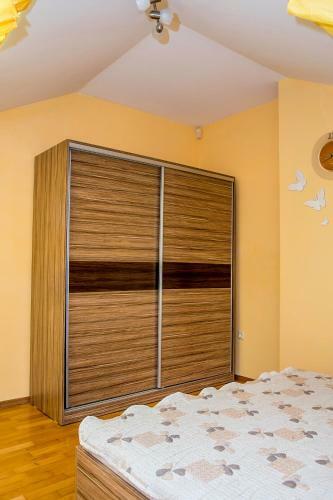 Apartamento Spacious & Sunny Maisonette W/ Terrace Near Centre