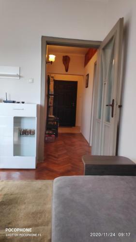 Unique Location Apartment With Parking