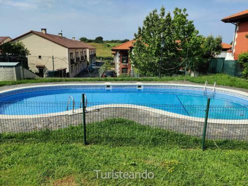 Apartamento Mar de Prellezo: Parking Y Piscina Comunitaria