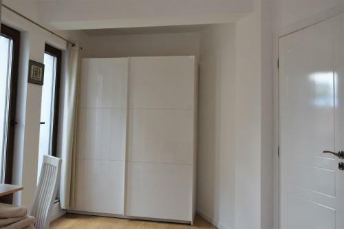 Top Center Apartment Gramophone