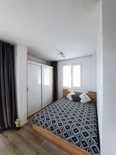 Private Sea View Studio Apartment