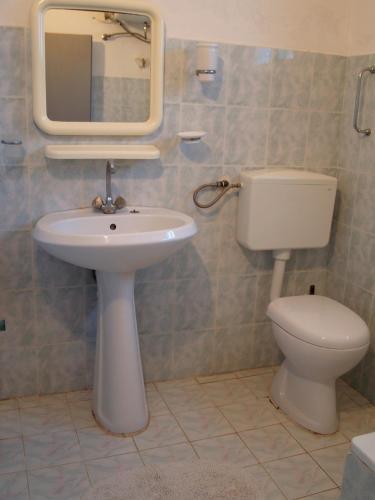 Hostal Q Bay Apartments
