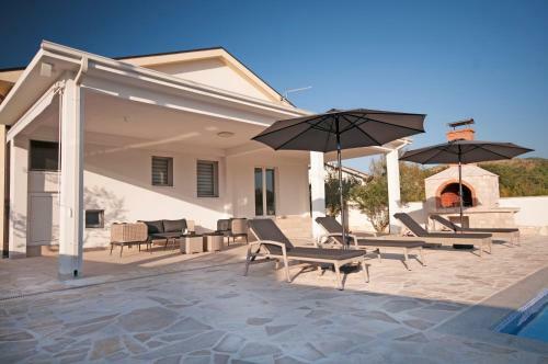 Villa Lunika