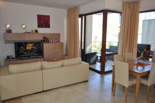 Beautiful Family Villa With Sea View
