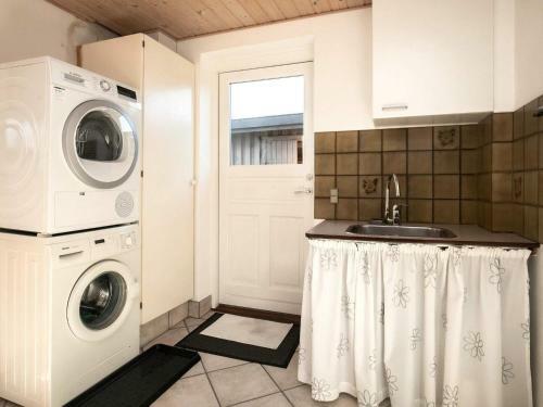 Holiday Home �r�sk�bing X