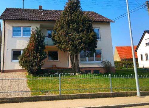 Apartamento Ferienwohnungen / Ferienhaus Adelsried