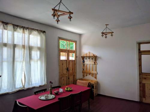 Hostal Tatev Guest House