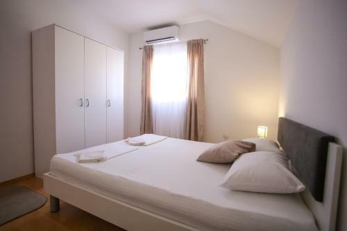 Hostal Guesthouse Aurora