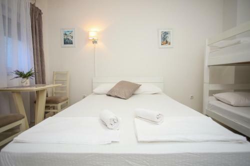Hostal Guesthouse Aurora