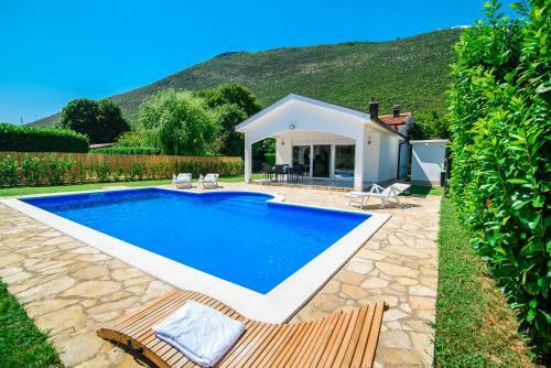 Villa Mirna