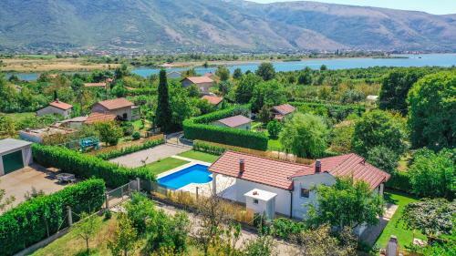 Villa Mirna