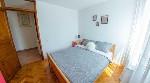 Golden View Apartments