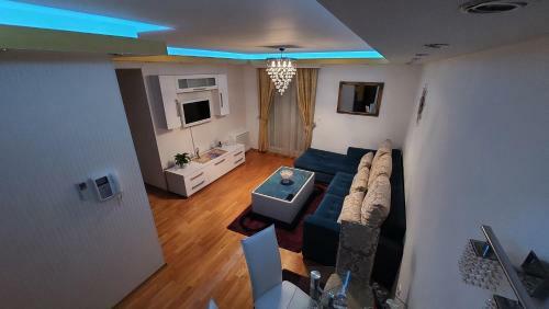 Queen's Apartman And Free Garage Parking