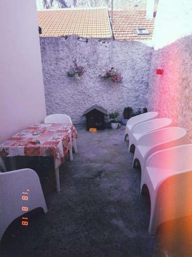 Hostal Hostel Ada S Home