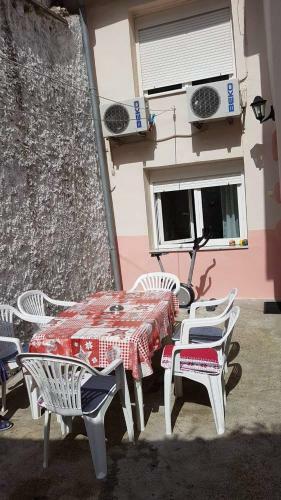 Hostal Hostel Ada S Home