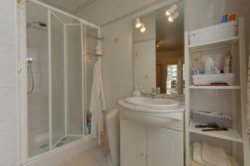 Cosy Apartment 150m From The Beach