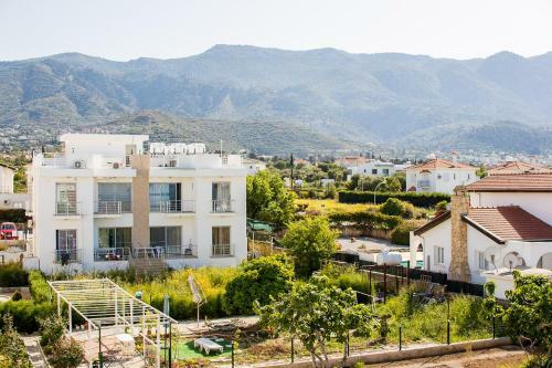 Luxury Two-bedroom Apartment In Amazing Place Lukomorye E5