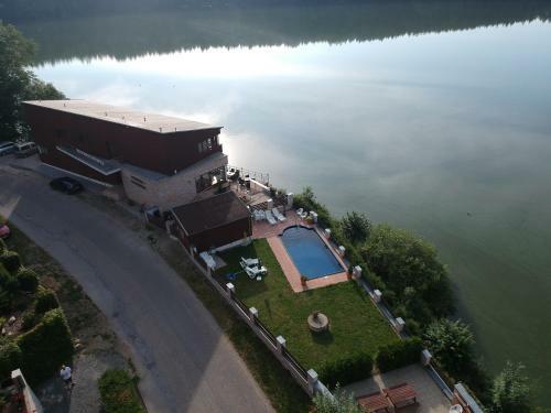 Hostal Penzion Ratm�r�k A Vin�rna U Raka