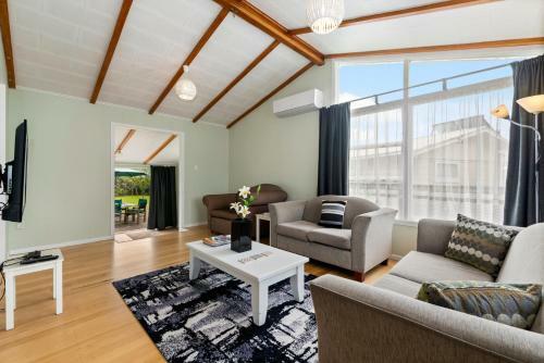 Fenton Retreat - Rotorua Holiday Home