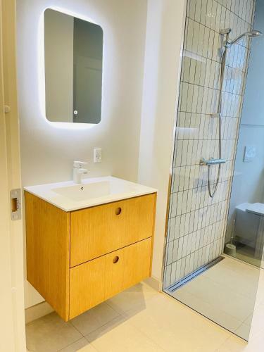 Hostal Aday - Modern Living - Yang Room