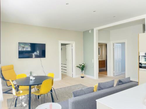 Apartamento Aday-booking - 2 Bedroom With Modern Kitchen And Free Parking