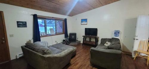 Whole Home, Airstrip/float Access, Aurora Viewing!