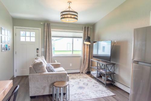 Motel Colony Suites