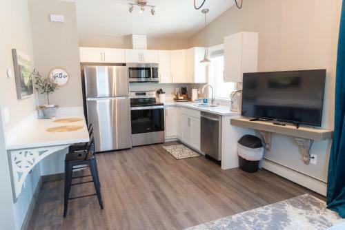 Motel Colony Suites