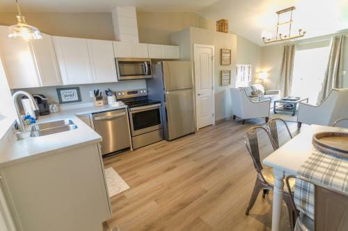 Motel Colony Suites