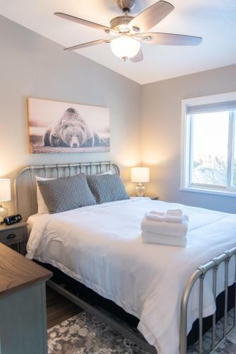 Motel Colony Suites