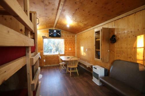 Alaskan Adventure Dry Cabins
