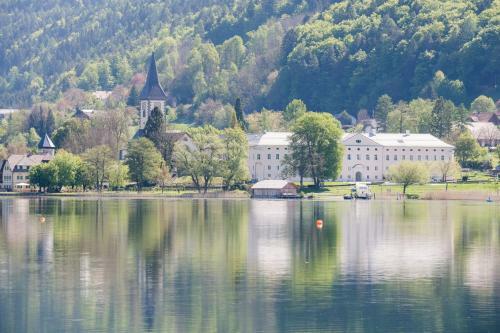 Apartamento Rosebeach Appartement Am Ossiachersee