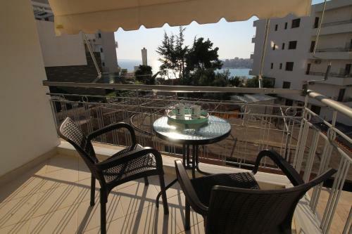 Cozy And Spacious Apartment With Sea View